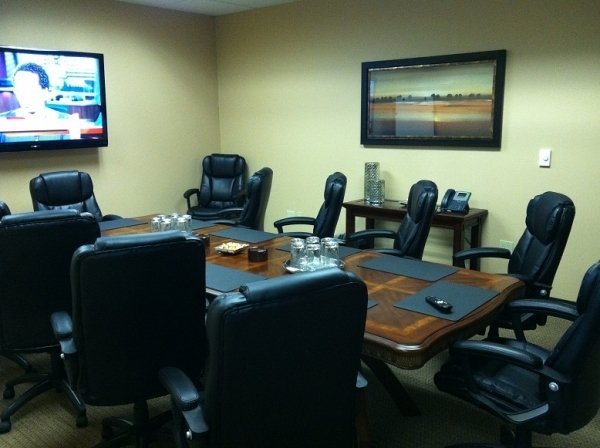 1815281443_I5egv92C_390_N__Orange_Avenue_Conf__Room4